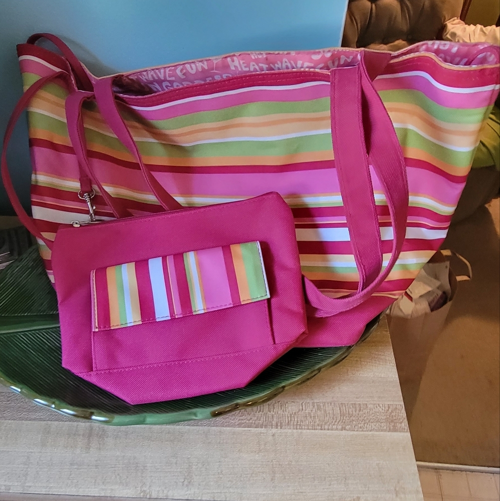 Striped Canvas Tote w/wristlet zip bag. NWOT